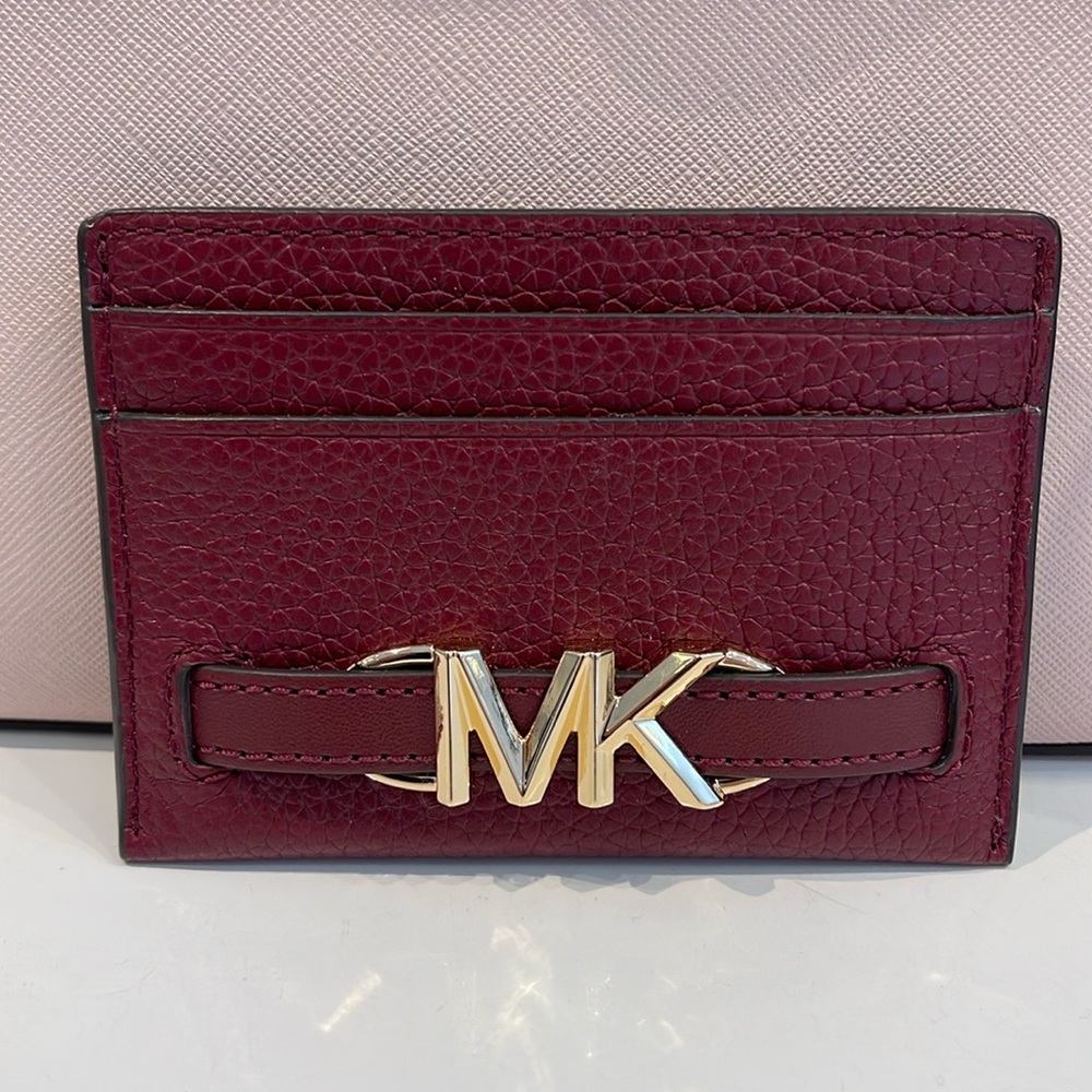 MICHAEL KORS
Reed Large Pebbled Leather Card Holder Case
Dark Cherry
NWT - Picture 6 of 16